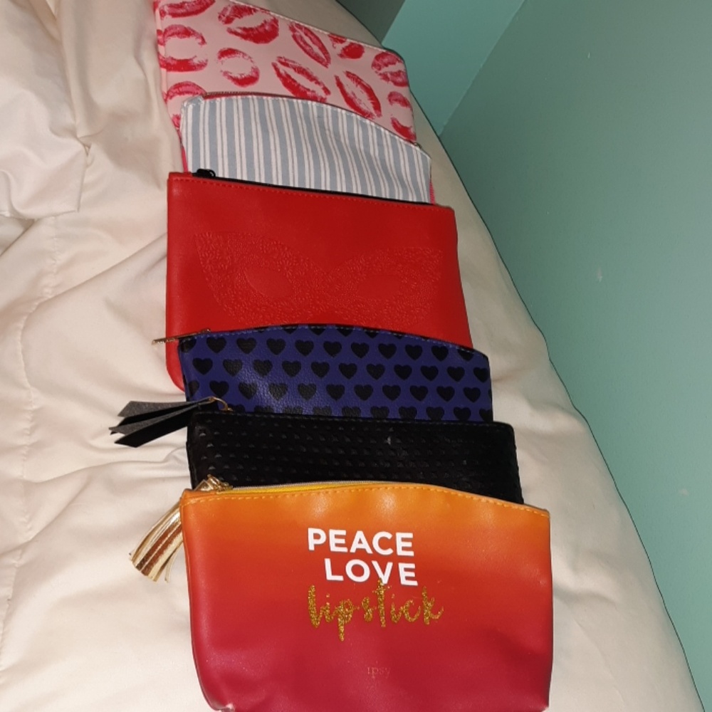 Set of 12 make up bags